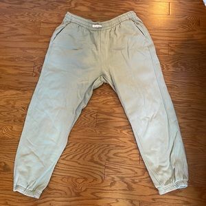 Everlane track jogger in sage